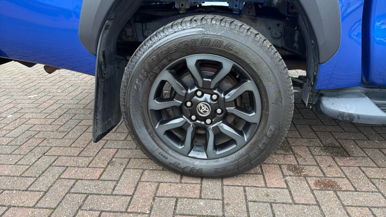 Toyota Hilux Diesel Invincible X D/Cab Pick Up 2.8 D-4D Auto